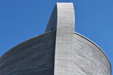 Ark Karşılaşması. Williamstown, KY, USA 10-05-19 İncil 'deki boyutlara göre inşa edildi. Bu modern mühendislik harikası ziyaretçileri hayrete düşürüyor..