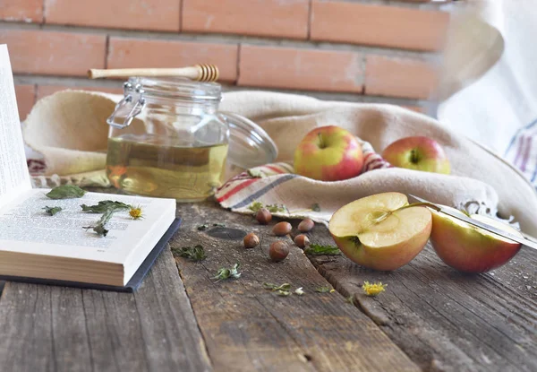 Taze Organik Elmalar