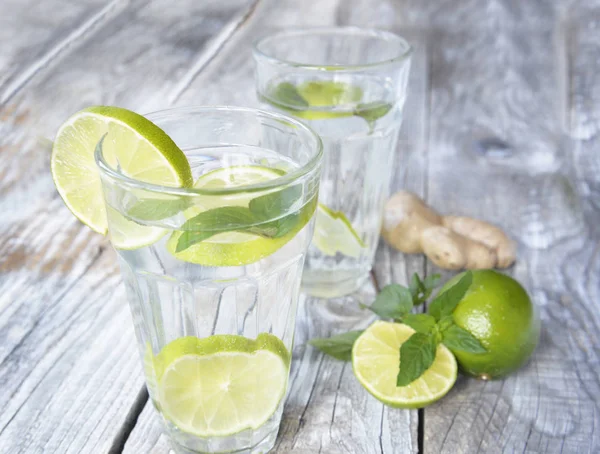 Refreshing purified water — Stock Photo, Image