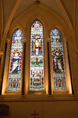 Vitray Holy Trinity, Christ Church içinde