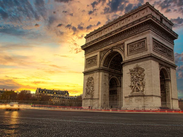 Pohled na Vítězný oblouk na náměstí Karla de Gaulla v Paříži, Francie — Stock fotografie