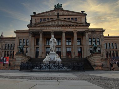 Berlin, Almanya - 28 Mart 2020 - Ünlü 