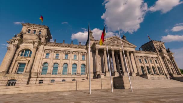 Временной Интервал Знаменитого Здания Рейхстага Резиденции Немецкого Парламента Deutscher Bundestag — стоковое видео