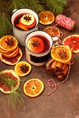Noel için portakallı ve baharatlı kış çayı