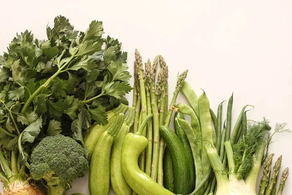Verduras Verdes Sobre Fondo Blanco —  Fotos de Stock
