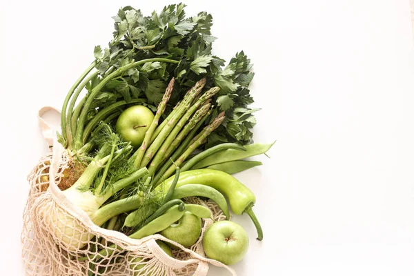 Verduras Verdes Frutas Bolsa Hilo Sobre Fondo Blanco Plástico —  Fotos de Stock
