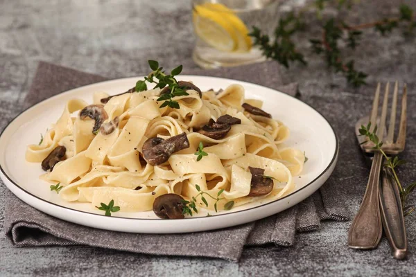 Pasta Mushrooms Herbs Creamy Sauce — 스톡 사진