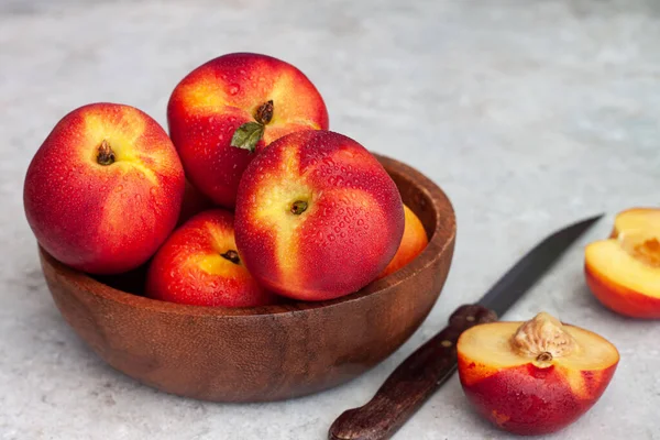 Fresh Ripe Nectarines Wooden Bowl — Stock Photo, Image