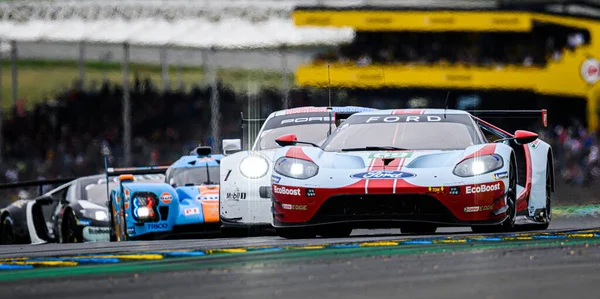Le Mans / Fransa - 15-16 Haziran 2019: 24 saat Le Mans, Ford GT & Porsche 911 RSR, Le Mans 'ın 24 saatlik yarışı, Fransa - Fransa