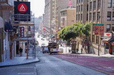 San Francisco California Usa Kasım 04, 2019: Powell Hyde hattının kablo arabası