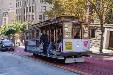 San Francisco California Usa Kasım 04, 2019: Powell Hyde hattının kablo arabası