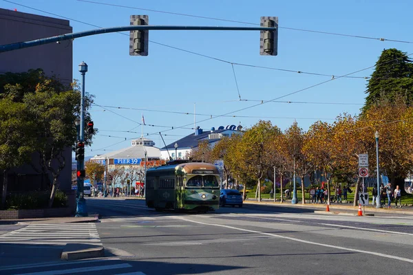 2019年11月4日，旧金山旧金山尤萨：鲍威尔 · 海德线缆车靠近39号码头的旅游胜地 — 图库照片