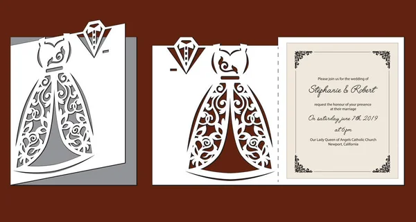 Modèle découpé au laser d'invitation de mariage avec des vêtements de mariée et de marié. Plier carte avec silhouette ajourée de robe de mariée blanche, smoking. Carte postale découpée en papier avec tenue de vacances. Illustration vectorielle . — Image vectorielle