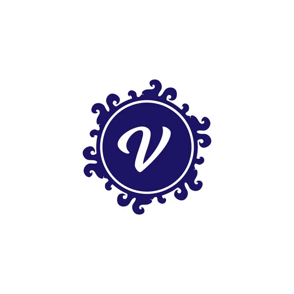 Letra V Logotipo decorativo del alfabeto aislado sobre fondo blanco, rizo elegante y concepto de logotipo floral, Plantilla de diseño de logotipo Abjad inicial azul de lujo. Proyecto de archivo EPS 10 — Vector de stock