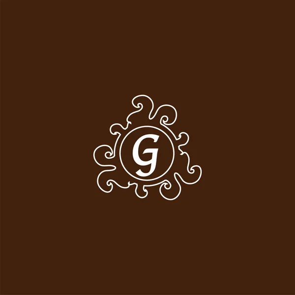 Bokstaven G Dekorativa Alfabetet Logotyp isolerad på Brown Bakgrund. Elegant Curl & Floral Logo Concept. Lyx Vit Initial Abjad Logo Design Mall. Line Art Logo Style. Eps 10 Filprojekt — Stock vektor