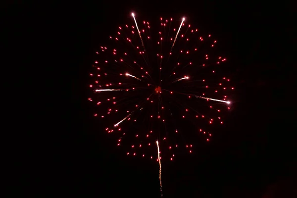 Red fireworks over the sky during the Fourth of July — Stock Photo, Image