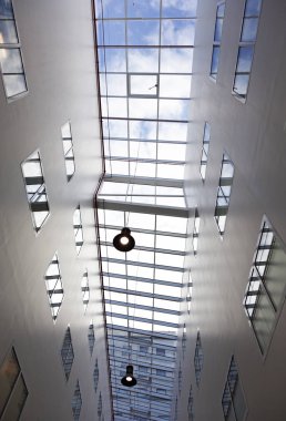 Üniversite Hastanesi 'nde yeni inşa edilen tavan penceresi.