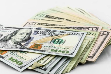 Kağıt Para Arkaplanı - 100 dolar ve 50 dolar.