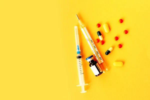 Many different colorful medication and pills from above. — Stock Photo, Image