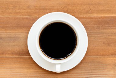 yukarı kahverengi ahşap arka plan üzerinde siyah kahve