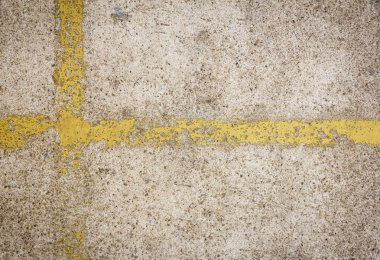 gri beton zemin zemin üzerine sarı çizginin boya