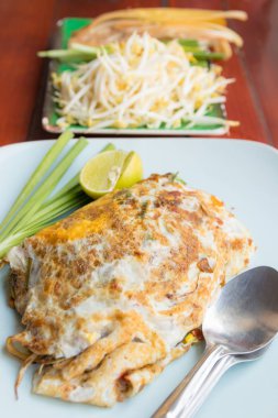 Kızarmış şehriye yumurta şal