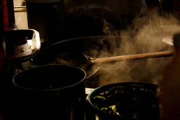 Dampf auf Topf zum Kochen von Nudeln — Stockfoto