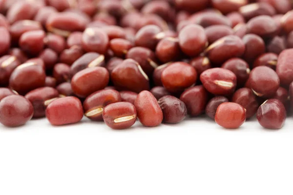 Close up de feijão vermelho no fundo branco — Fotografia de Stock