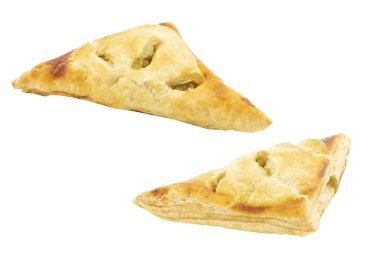 Tavuk puf böreği beyaz arka plan üzerinde izole