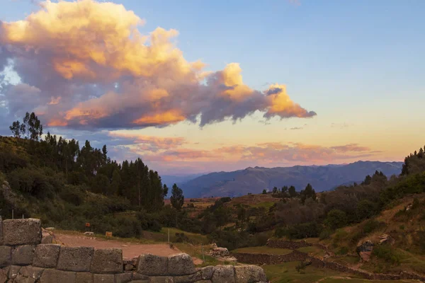 Puesta de sol en Sacsayhuaman, Perú — Foto de Stock