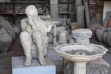 Pompeii, modern Napoli yakınlarında antik bir Roma şehri.