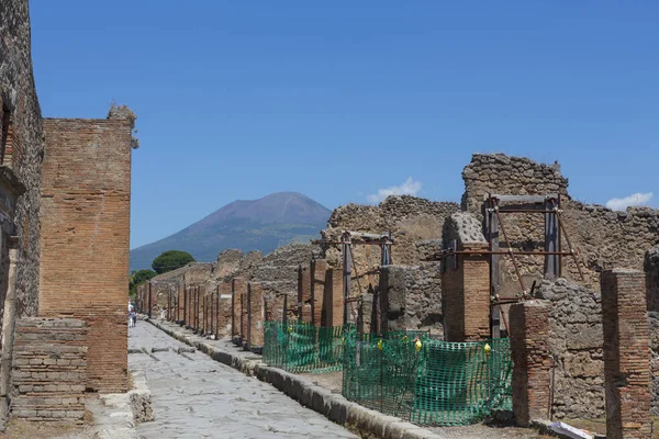 Pompeya, una antigua ciudad romana cerca de la moderna Nápoles, Italia — Foto de Stock