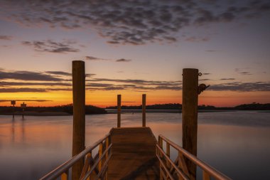 Daytona Sahili 'nde bulunan bir teknenin hareket bulanık görüntüsü., 