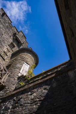 Eilean Donan, Dornie köyünün yakınlarında güzel bir kale.