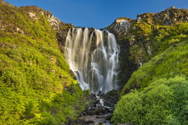 Clashnessie Falls, near the town of Clashnessie on the west coast of Scotland, along the North Coast 500 route. — Stock Photo, Image