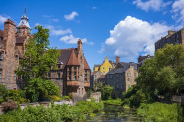 Edinburgh, İskoçya / Uk, 21 Haziran 2019: İskoçya 'nın Edinburgh kentindeki Dean Village 