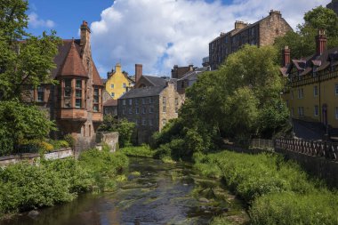 Edinburgh, İskoçya / Uk, 21 Haziran 2019: İskoçya 'nın Edinburgh kentindeki Dean Village 