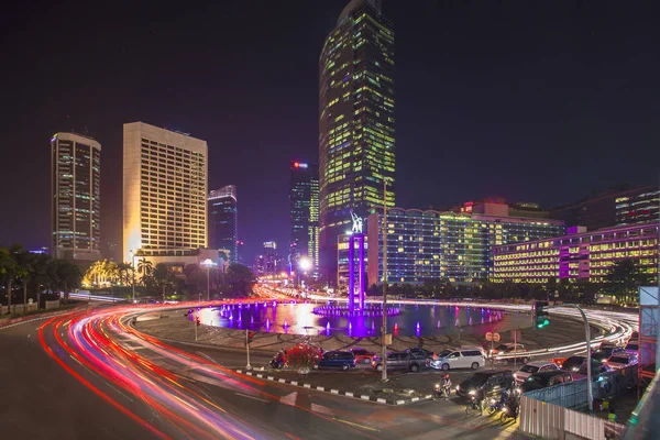 Şehir merkezinde, Jakarta - Endonezya başkenti hoş geldiniz heykeli
