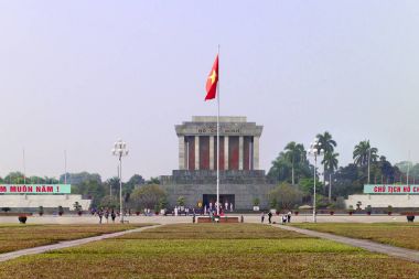 Ho Chi Minh Mausol ziyaretçi