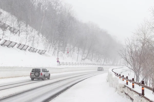 Hokk dağda kar görünümünü