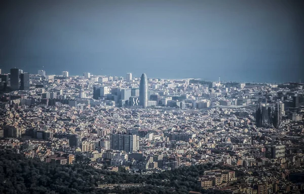 Tibidabo Dan Çekilen Barselona Şehir Manzarasının Panoramik Bir Fotoğrafı — Stok fotoğraf