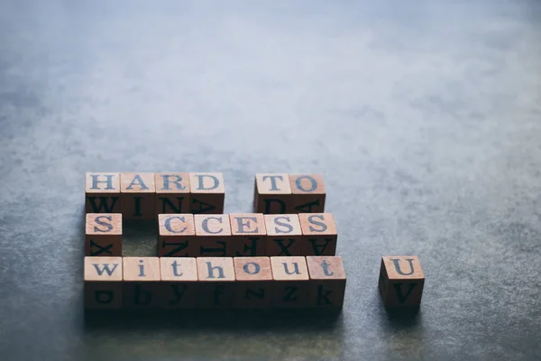 Houten kubus brief woord van Hard to SUCCESS zonder U. — Stockfoto