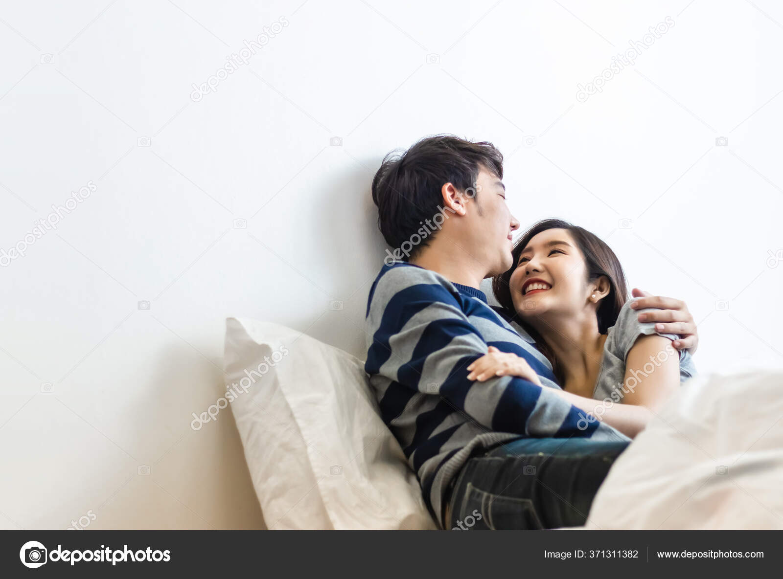 Happy Smiling Attractive Young Cute Asian Couple Love Hugging Holding —  Stock Photo © TeetyKooChai #371311382, image size:1600x1184