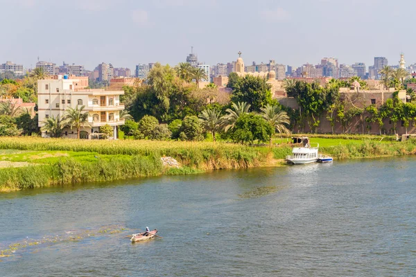 Cairo, Egypt - April 19, 2019: Boats on the Nile river in Cairo — Stock Photo, Image