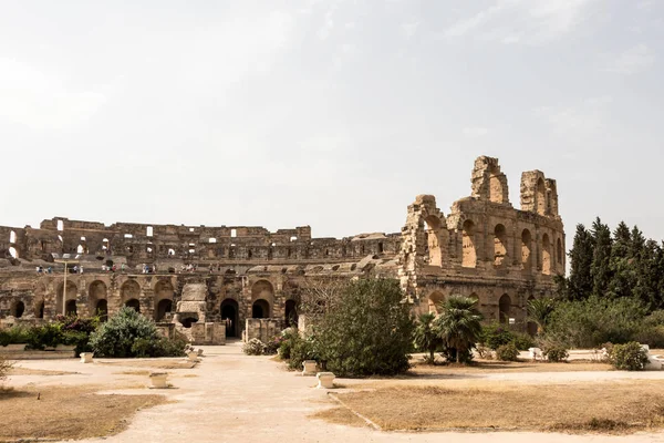L'Amphithéâtre d'El Jem est situé dans la petite ville d'El Jem en Tunisie centrale, Afrique — Photo