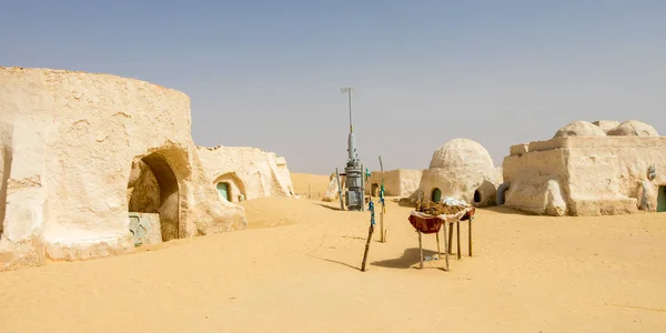 Yıldız Savaşları filmi için terk edilmiş setler hala Tozeur, Afrika yakınlarındaki Tunus çölünde duruyor. — Stok fotoğraf