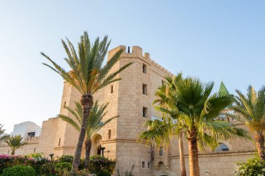 Yasmine Hammamet, Tunus - 26 Temmuz 2018: Tunus 'un Yasmine Hammamet kentindeki eski Medine' nin büyük kopyası