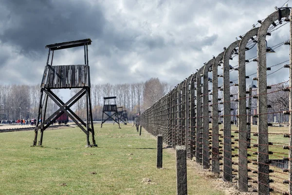 Tour de garde dans le camp de concentration Auschwitz Birkenau, Pologne — Photo