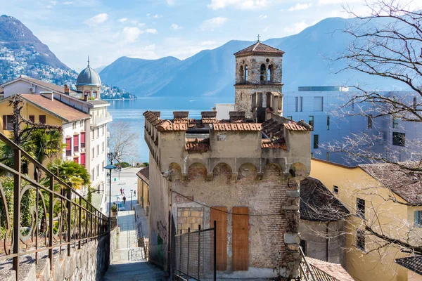 Vecchia architettura nella città di Lugano, Svizzera — Foto Stock