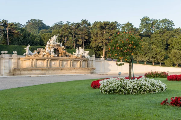 Vienna, Austria - September 3, 2019: Neptune Fountain in Schonbrunn Park in Vienna, selective focus — 스톡 사진